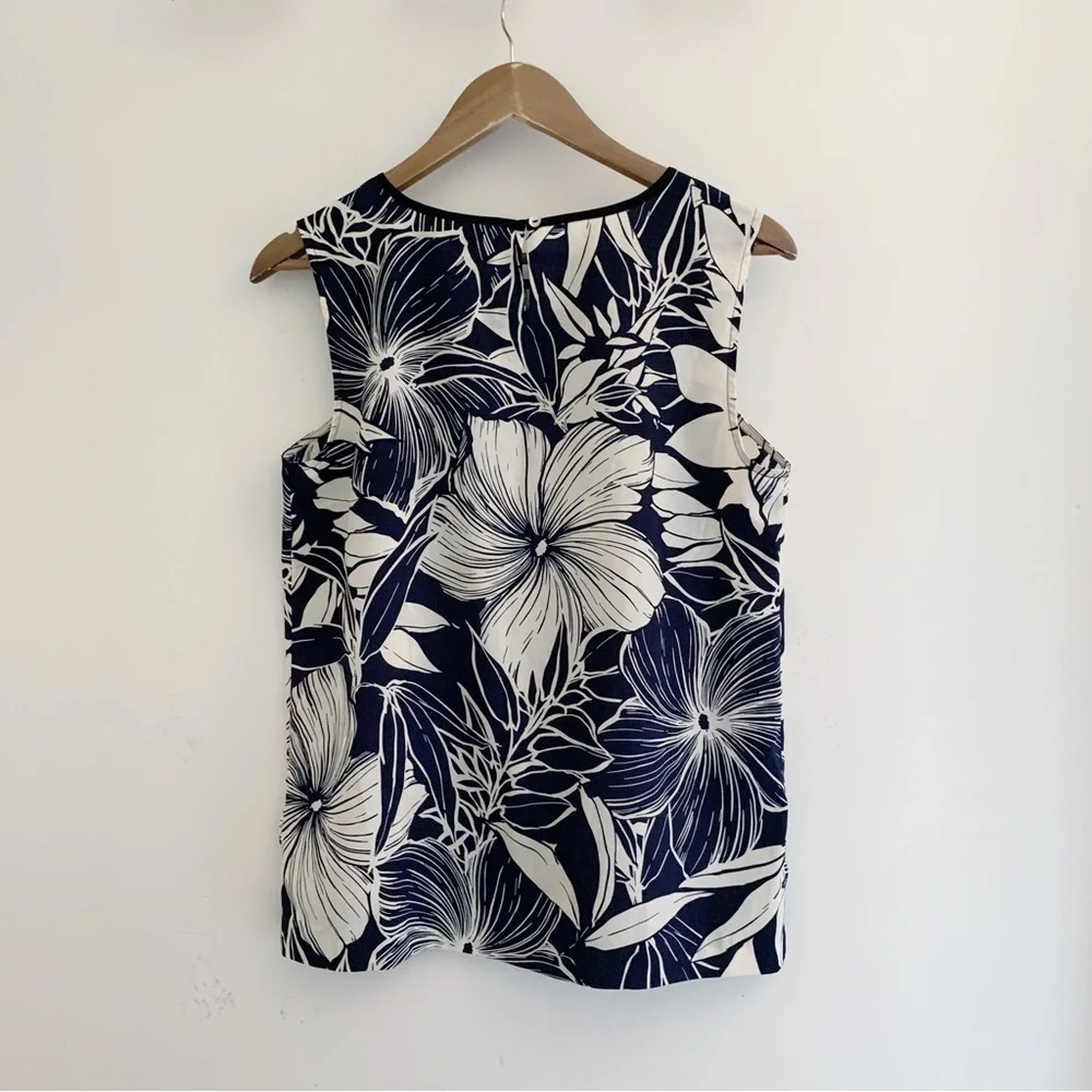 Paul Costelloe Blue Floral Sleeveless Blouse Medium NEW NWT Quiet Luxury